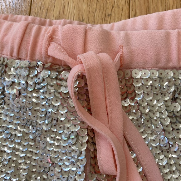 NWT Forever 21 Silver Sequin Shorts Size L - Picture 6 of 10